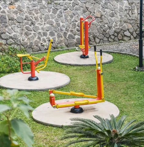 Corner Garden - Outdoor Gym